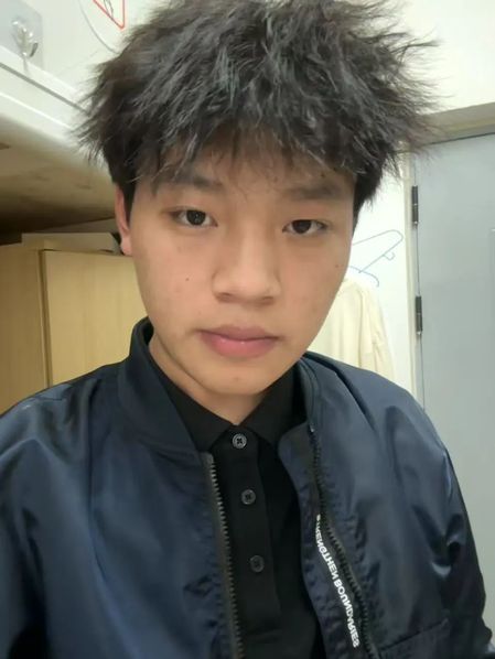 【e启思政，培根工程】  学生聊时政第十五期  2025春晚机器人舞蹈  科技艺术融合下的青年启示